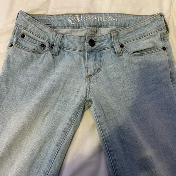 BULLHEAD SUPER SKINNY LIGHT WASH JEANS ✨ - Picture 2 of 6